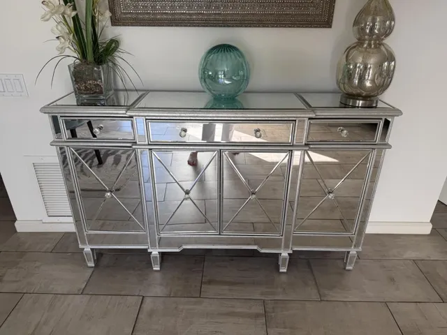 Mirror chest