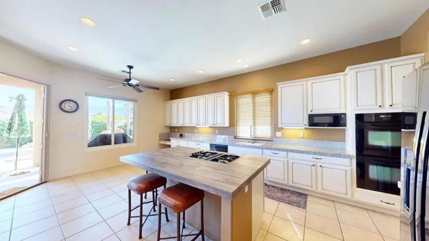 Kitchen AM