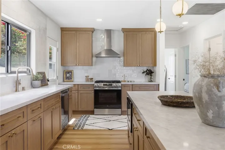 4529 Pepperwood Avenue, Long Beach, California 90808