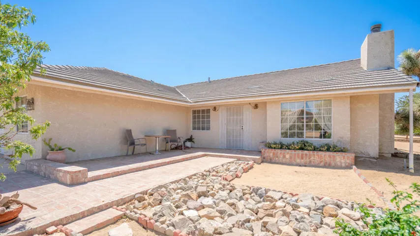 8582 Frontera Dr Exterior22