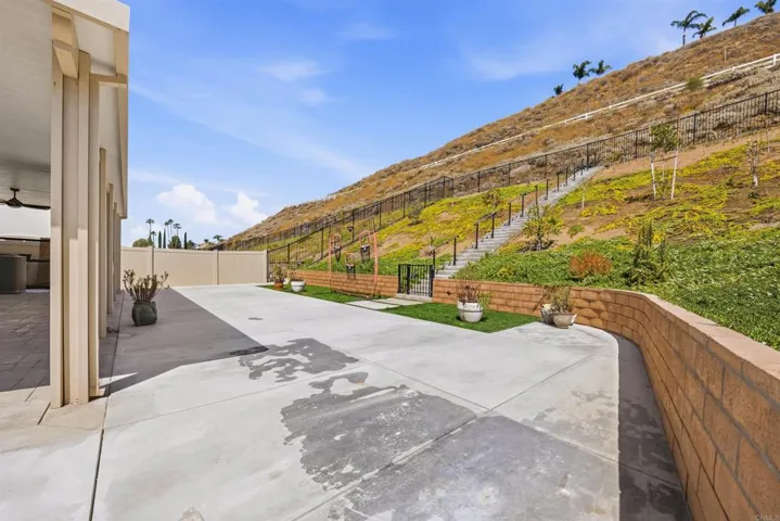 30012 Cabo Del Oeste, Highland, California 92346