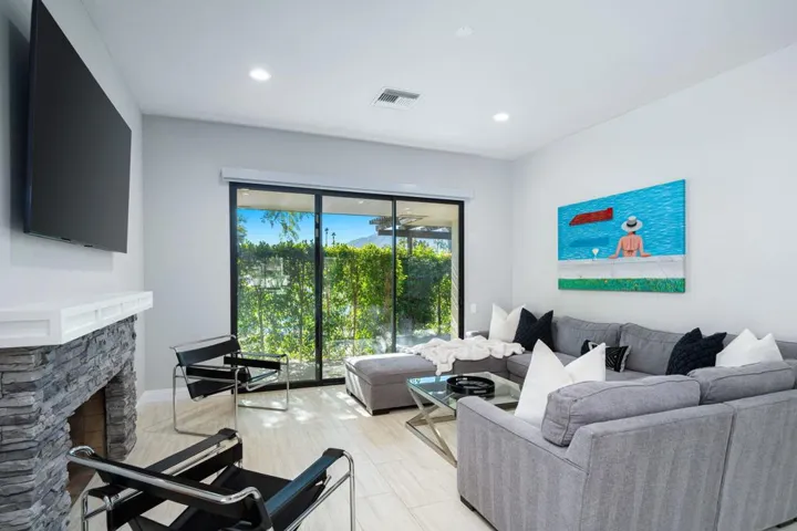 25-web-or-mls-JKColumbia-25