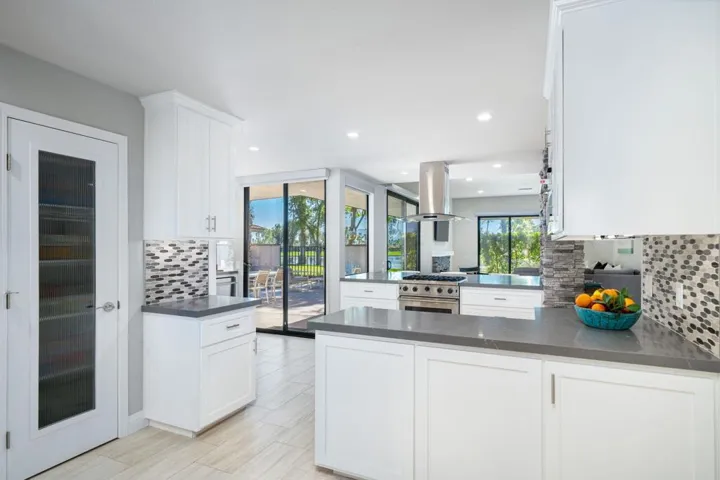 31-web-or-mls-JKColumbia-31