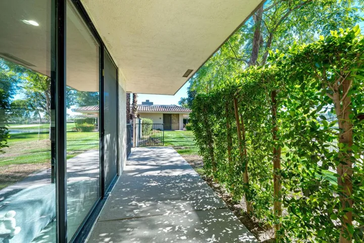 38-web-or-mls-JKColumbia-38