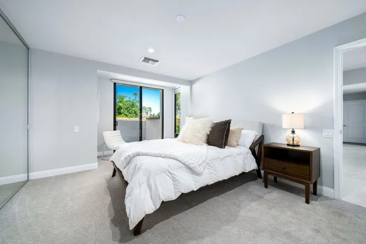 55-web-or-mls-JKColumbia-55