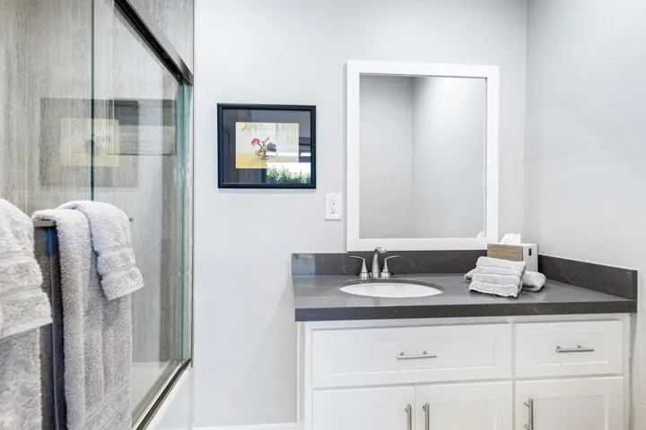 57-web-or-mls-JKColumbia-57