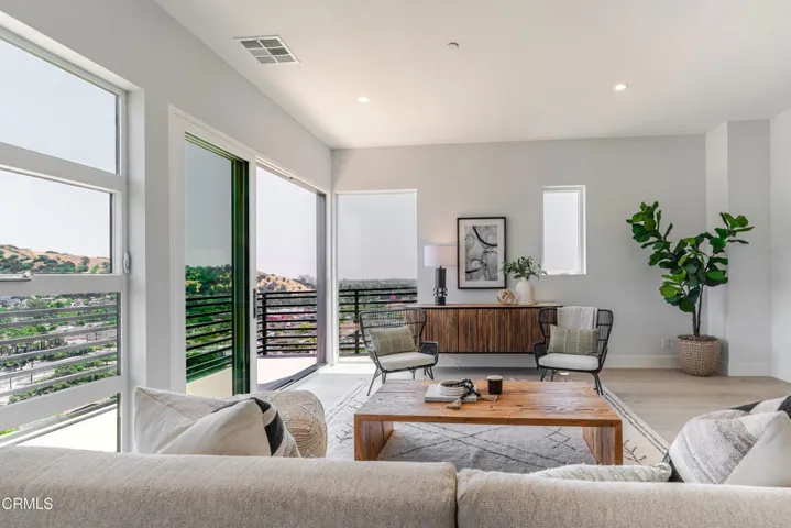 egpimaging_3874WPointDrive_011_FLEXMLS