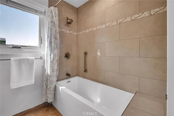 Full Bathroom second level upstairs