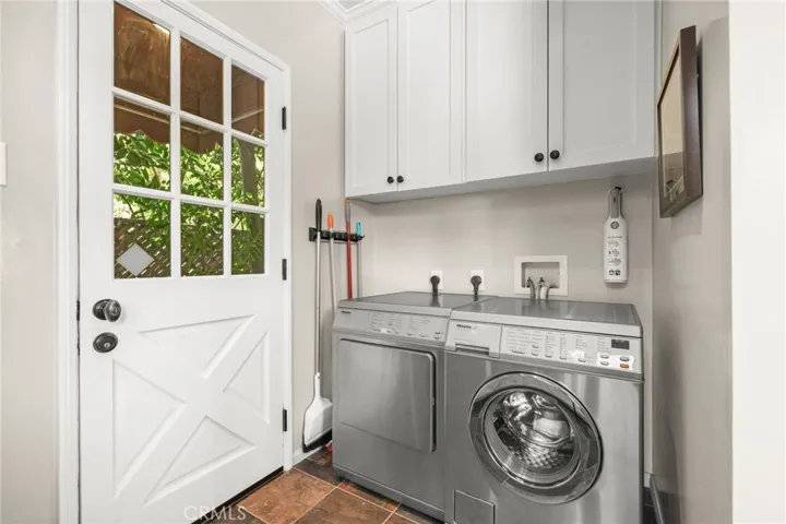 6812 Treasure Trail, Los Angeles, California 90068