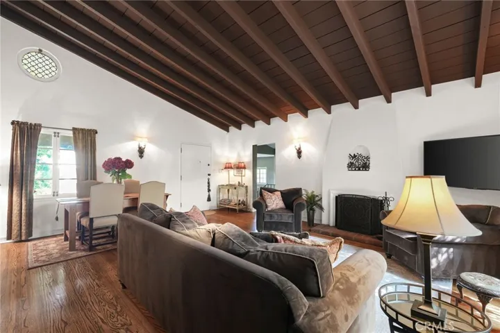 6812 Treasure Trail, Los Angeles, California 90068
