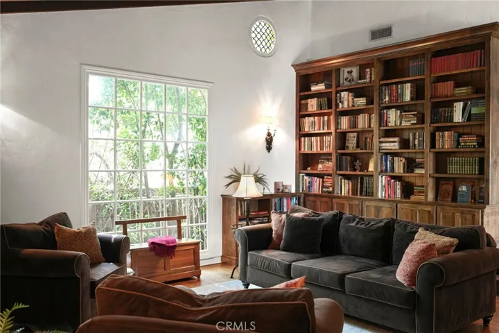 6812 Treasure Trail, Los Angeles, California 90068