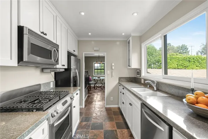 6812 Treasure Trail, Los Angeles, California 90068