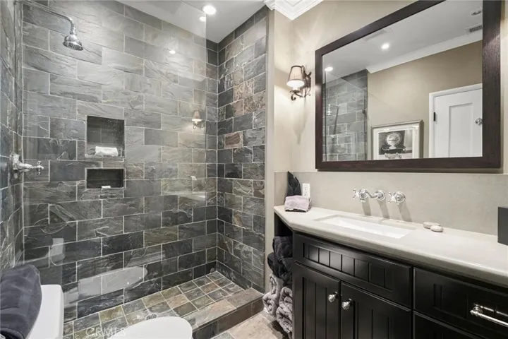6812 Treasure Trail, Los Angeles, California 90068