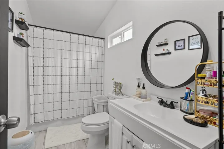 Master Bedroom Full Bathroom