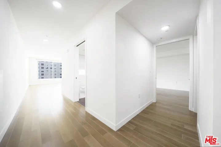 To Living Room/Laundry/Bedroom