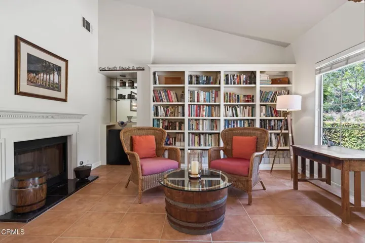 9-web-or-mls-Upmarketmedia_701Mon-031