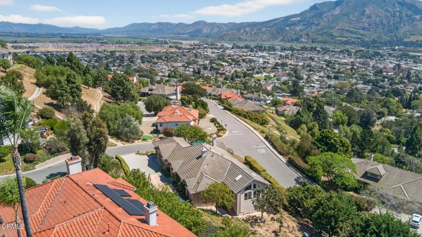 79-web-or-mls-UpmarketMedia-701Mon-Aer-0