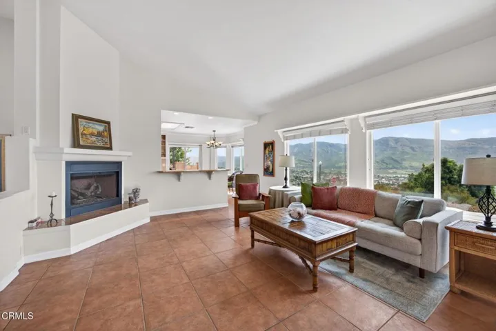 25-web-or-mls-Upmarketmedia_701Mon-091
