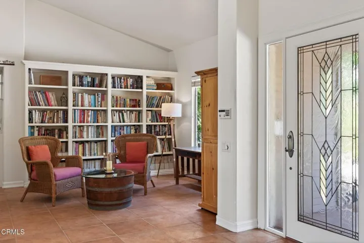 7-web-or-mls-Upmarketmedia_701Mon-025