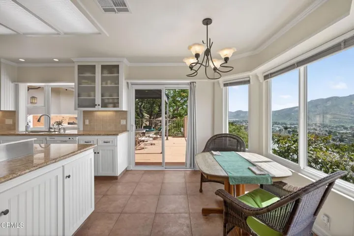 18-web-or-mls-Upmarketmedia_701Mon-073