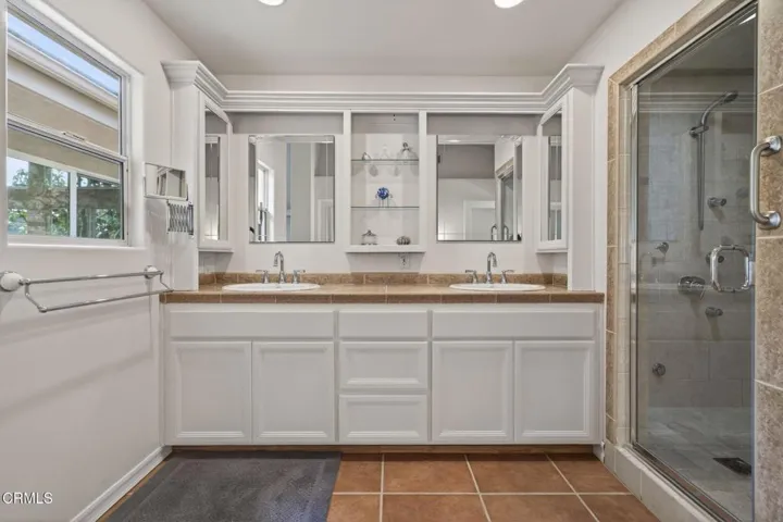 39-web-or-mls-Upmarketmedia_701Mon-139