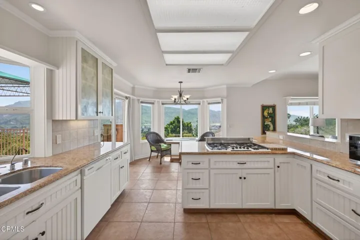 11-web-or-mls-Upmarketmedia_701Mon-052