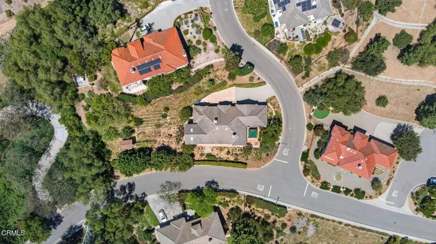 82-web-or-mls-UpmarketMedia-701Mon-Aer-0