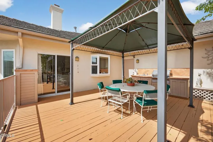 64-web-or-mls-Upmarketmedia_701Mon-082