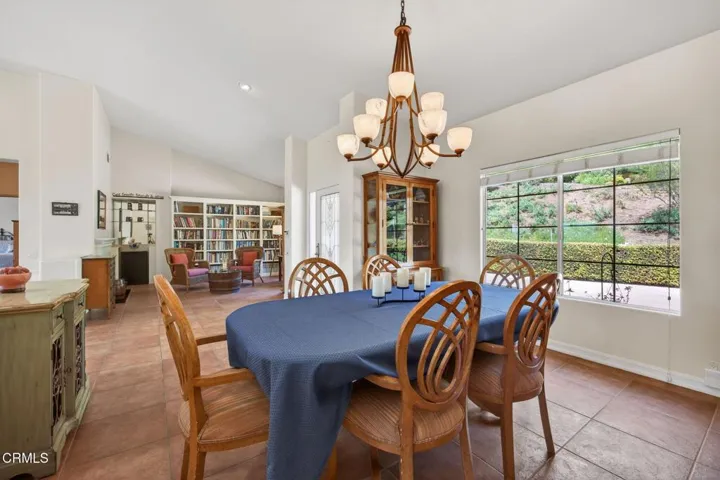 21-web-or-mls-Upmarketmedia_701Mon-043