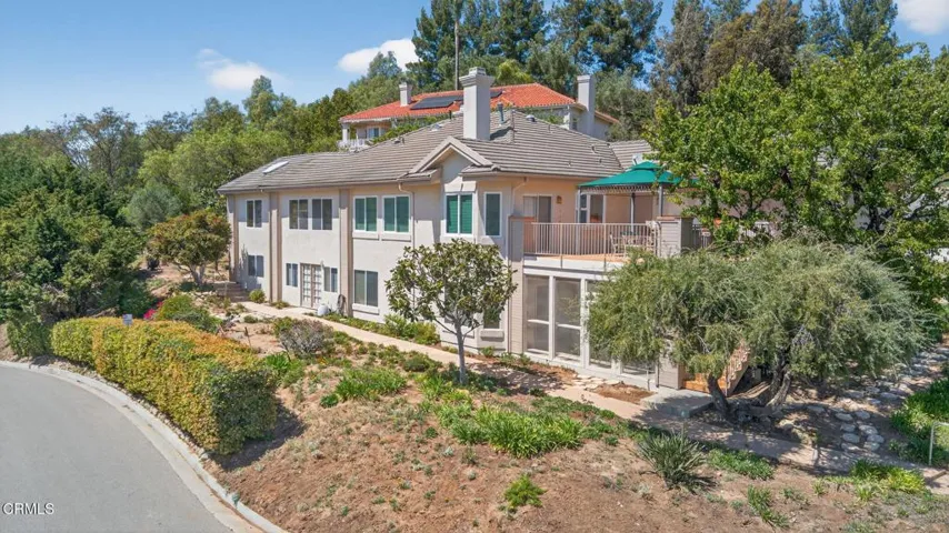 75-web-or-mls-UpmarketMedia-701Mon-Aer-0