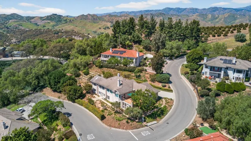 76-web-or-mls-UpmarketMedia-701Mon-Aer-0
