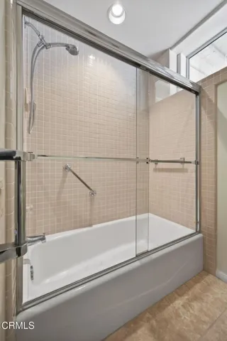 54-web-or-mls-Upmarketmedia_701Mon-184
