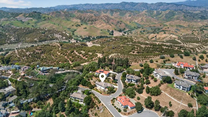 87-web-or-mls-UpmarketMedia-701Mon-Aer-0