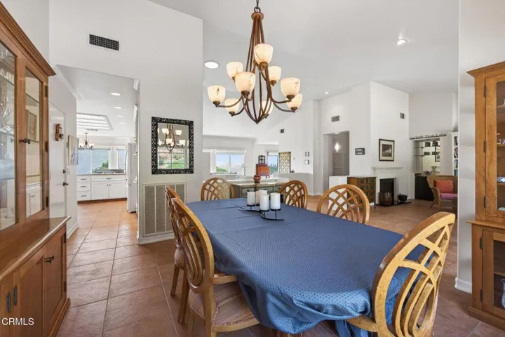 22-web-or-mls-Upmarketmedia_701Mon-049