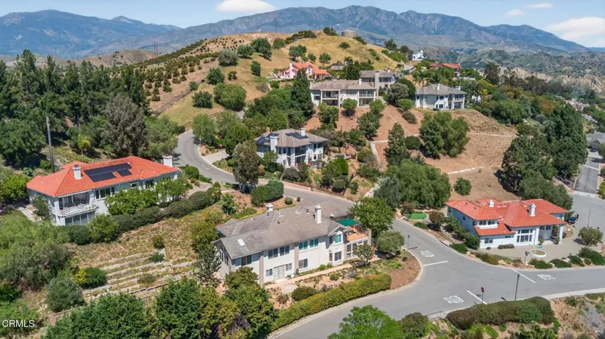 78-web-or-mls-UpmarketMedia-701Mon-Aer-0