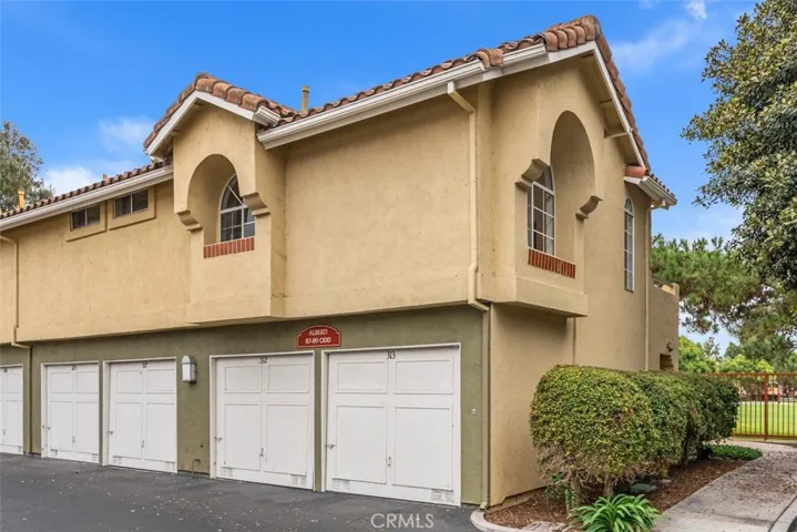 1 Car Private Garage #325