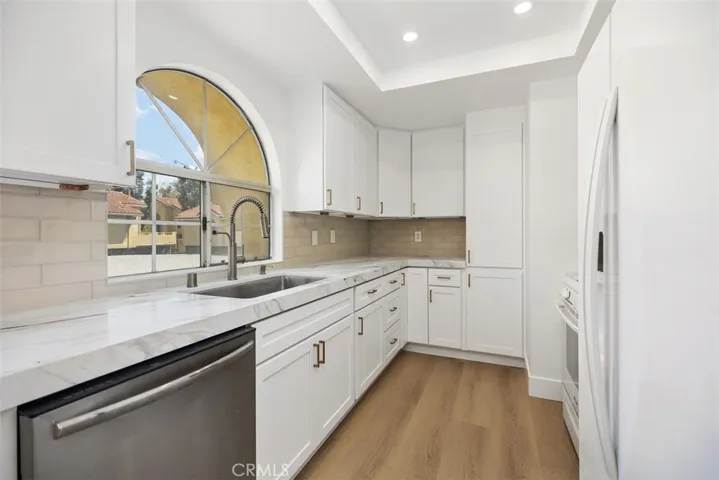 Highly upgraded 89 Alberti Aisle