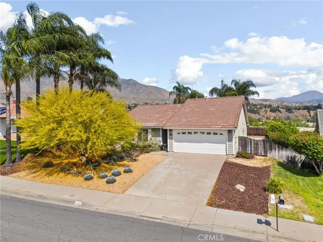 Turnkey One-Level Highland Home!