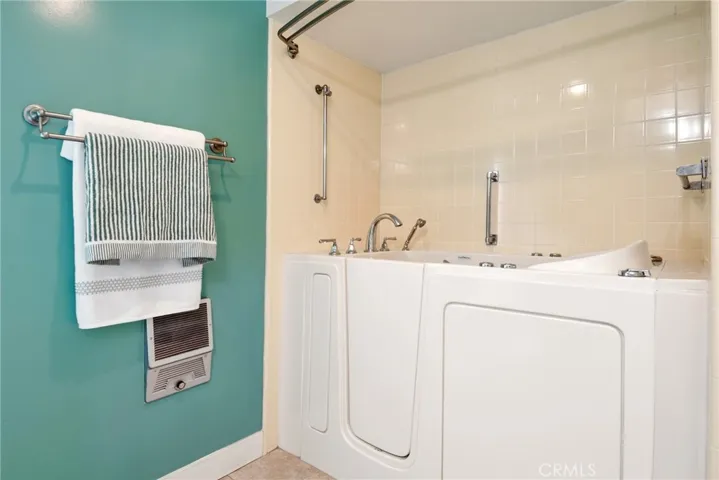 173 Avenida Majorca D, Laguna Woods, California 92637