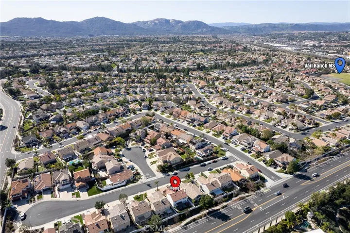 Expansive Community View With Nearby Amenities And Surroundings. Close To Schools,Shopping, Medical and Wineries....