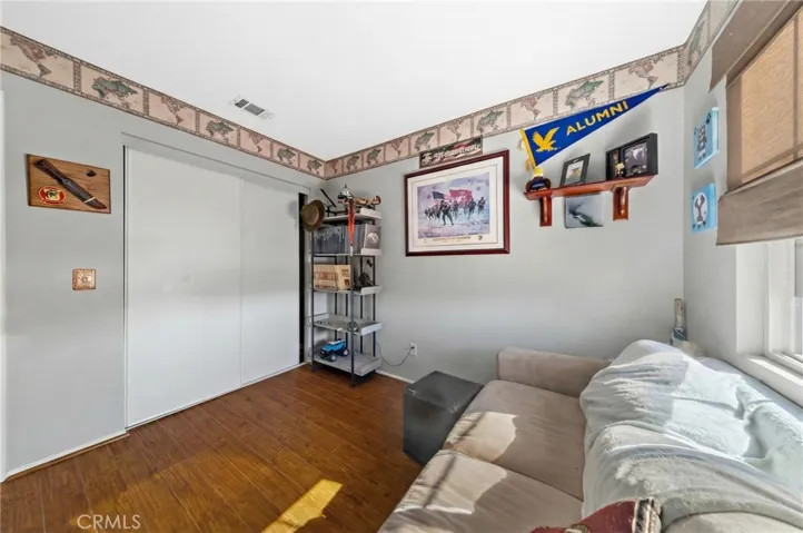 Flexible Room Perfect For Bedroom, Office, Or Hobby Use