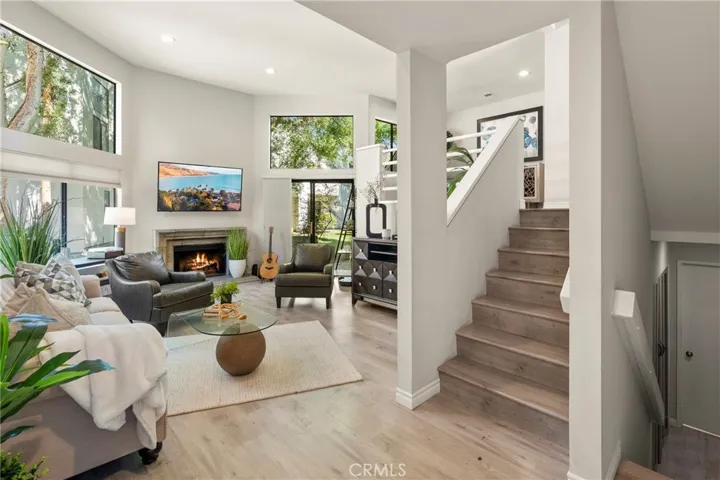 152 N Singingwood, Orange, California 92869