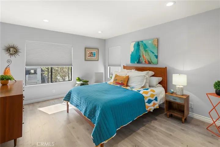 152 N Singingwood, Orange, California 92869