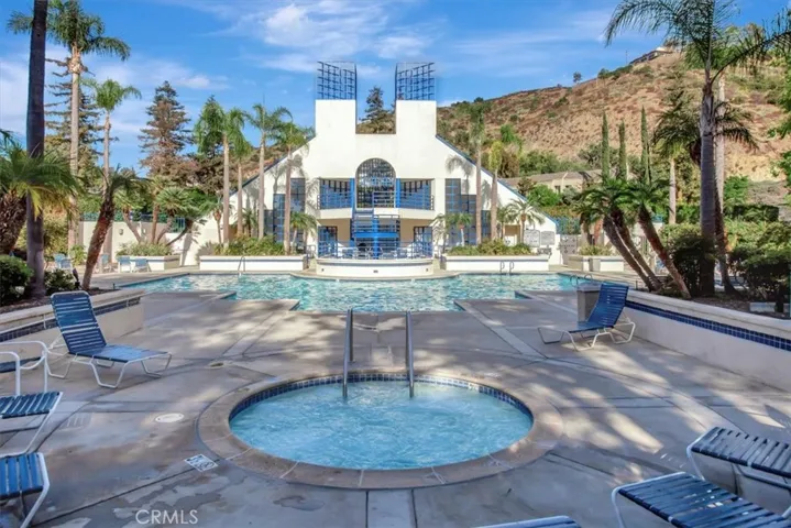 152 N Singingwood, Orange, California 92869