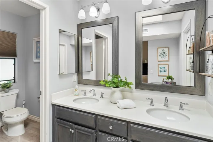 152 N Singingwood, Orange, California 92869