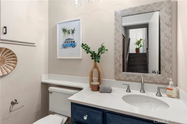 152 N Singingwood, Orange, California 92869