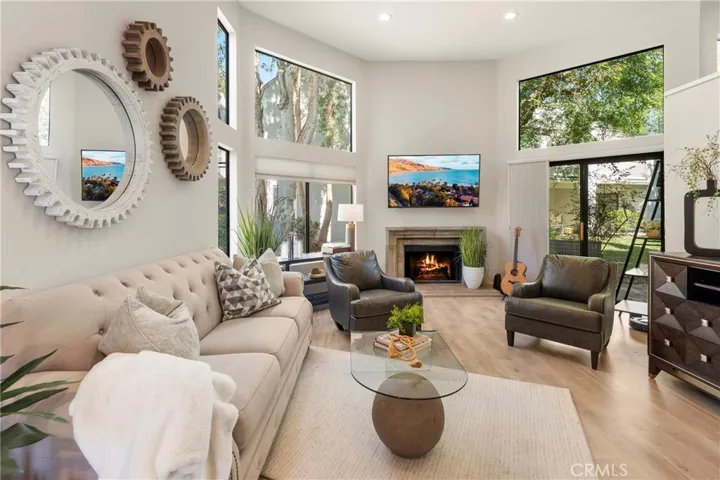 152 N Singingwood, Orange, California 92869