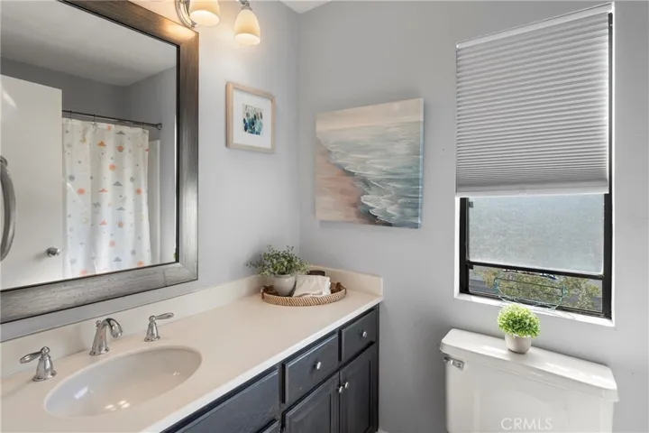152 N Singingwood, Orange, California 92869