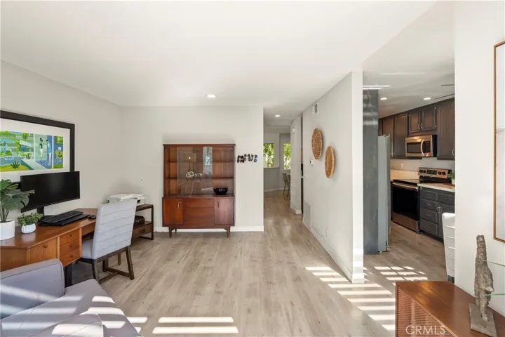 152 N Singingwood, Orange, California 92869