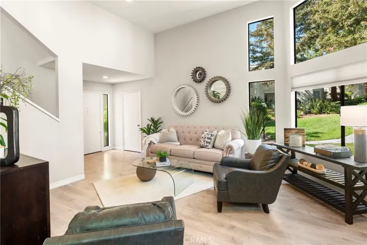 152 N Singingwood, Orange, California 92869